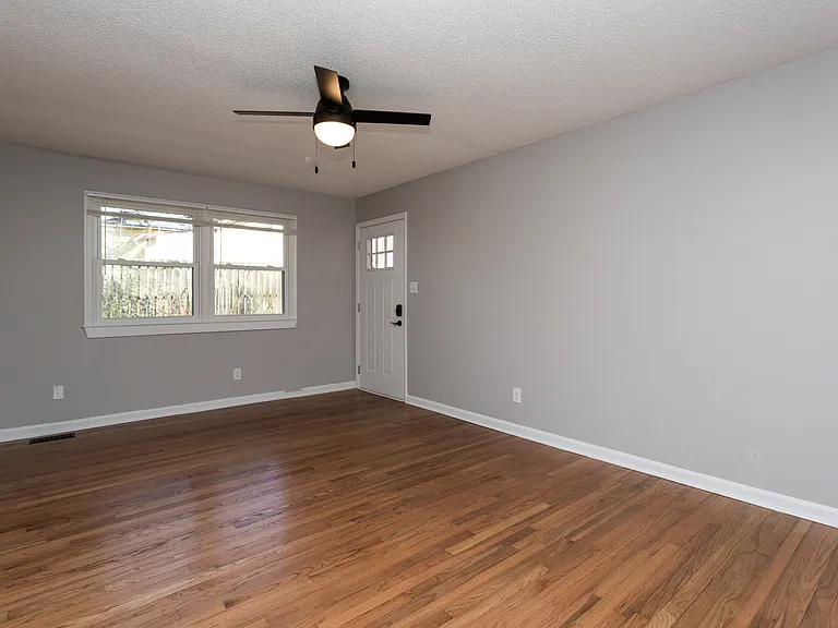 718 Holloway St #B — Photo 5