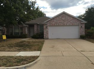 7707 Southbridge Ln, Arlington, TX 76002