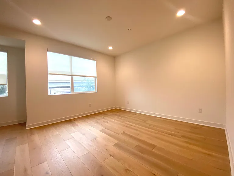 1427 Pullman Way — Photo 11