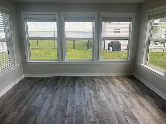 3rd image of 134 Summer Breeze Ln