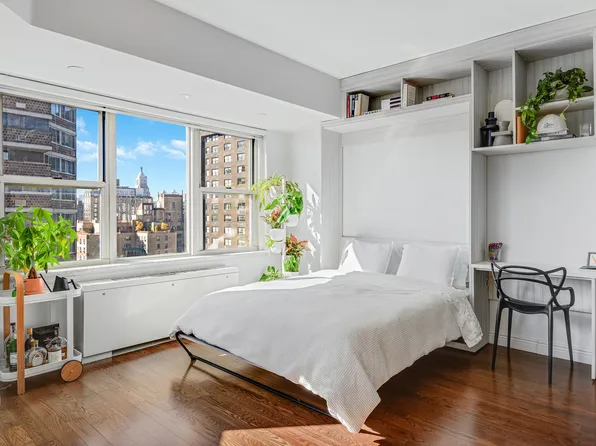 305 East 24th Street image 5 of 9