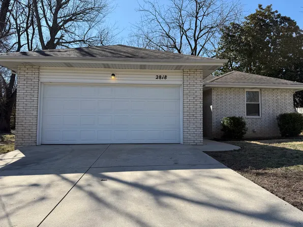 2818 E Lombard St, Springfield, MO 65802
