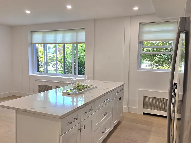 2345 Linwood Ave #LG — Photo 3