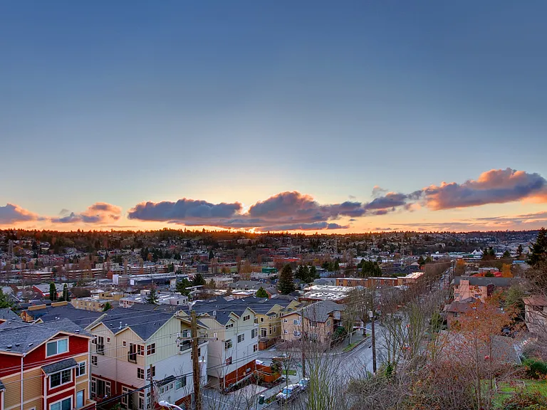 Fremont View - 525 N Bowdoin Place — Photo 15
