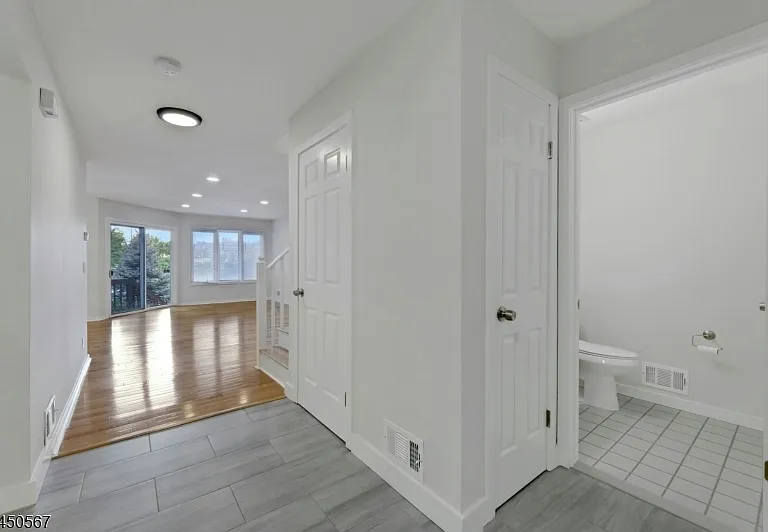35 Reagan Way — Photo 14