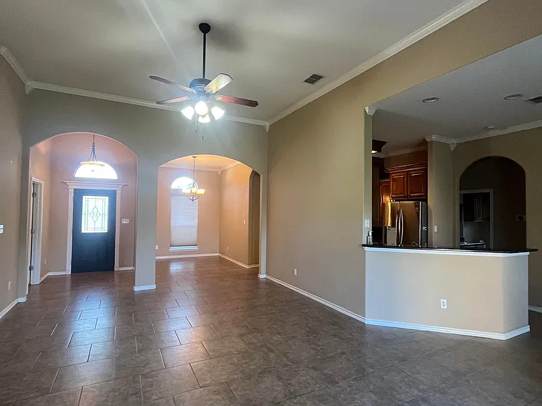 6733 Wall St — Photo 12