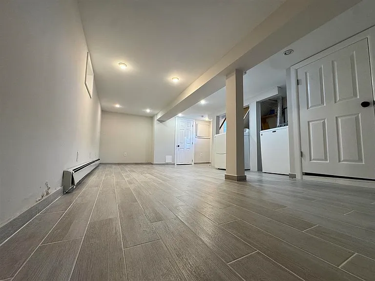 8906 Tonnelle Ave — Photo 9