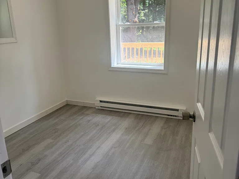 10 Youngman Ave — Photo 7