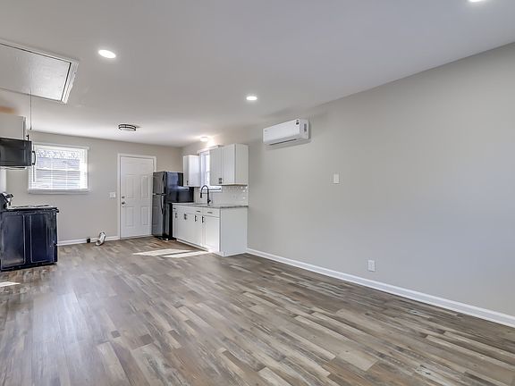 3rd image of 1014 Gunnerson Ave #C