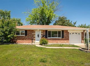 215 Walworth Dr, Saint Louis, MO 63125