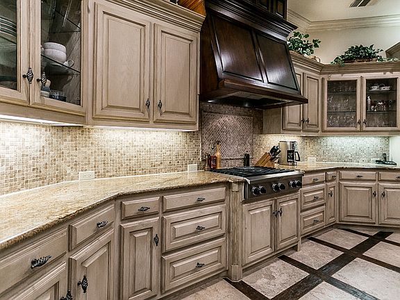5th image of 4708 Altessa Dr