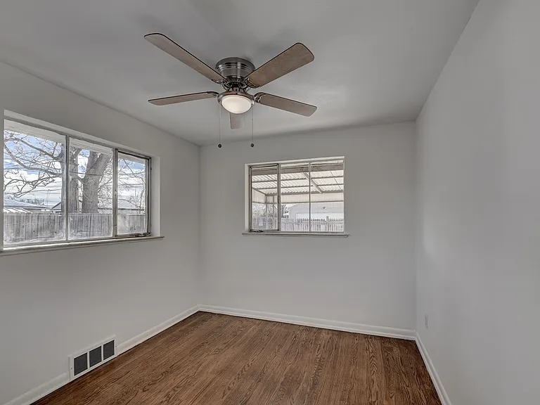 3573 N Leyden St — Photo 6