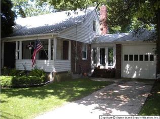 1083 Victory Blvd, Staten Island, NY