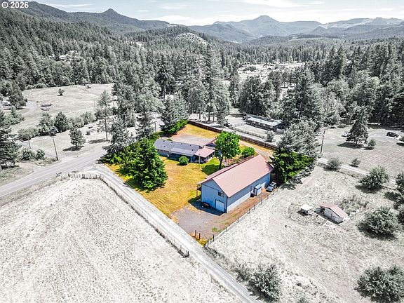5th image of 81018 Lost Creek Rd