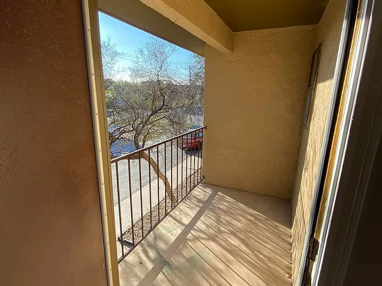 Ashley Oaks Apartments — Photo 5