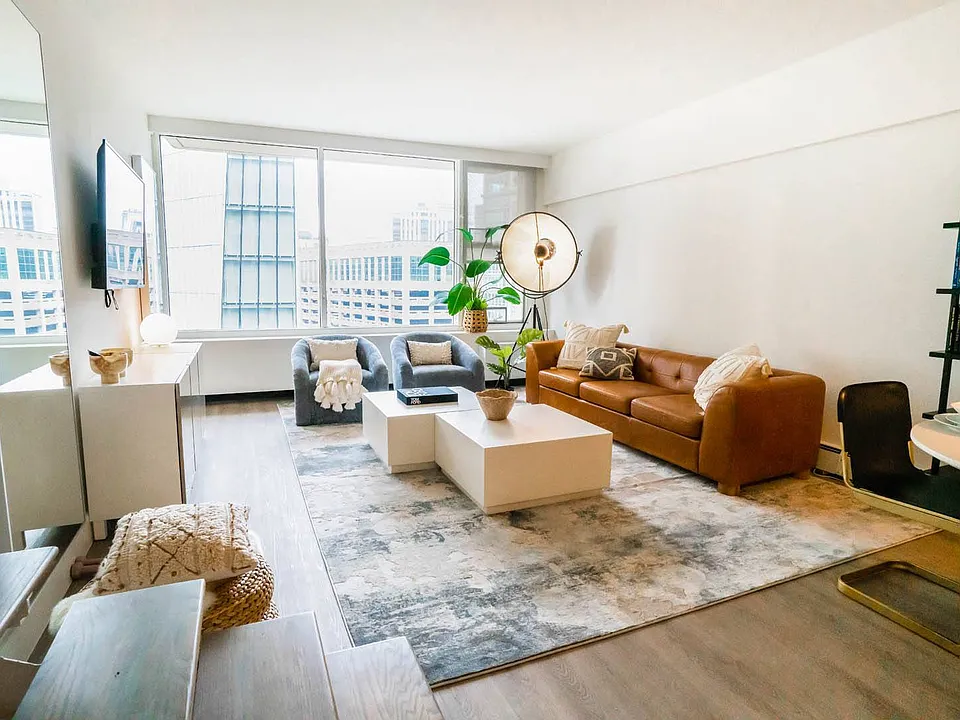 21 E Chestnut