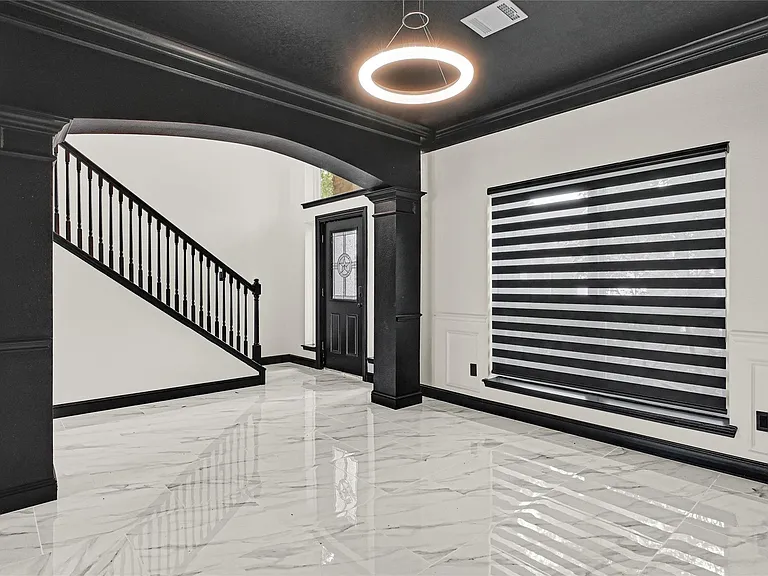 11915 Helene Ct — Photo 14
