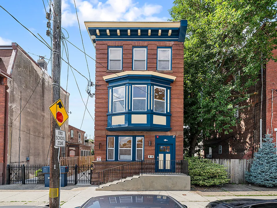 2214 E York St #C