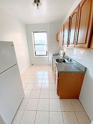 1st image of 29-06 Crescent St #4D