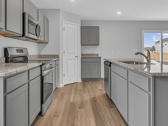 4th image of 541 Sandy Hollow Dr