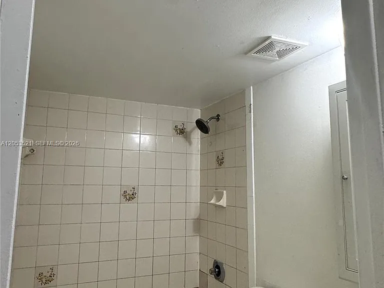 1944 SW 6th St #6 — Photo 7