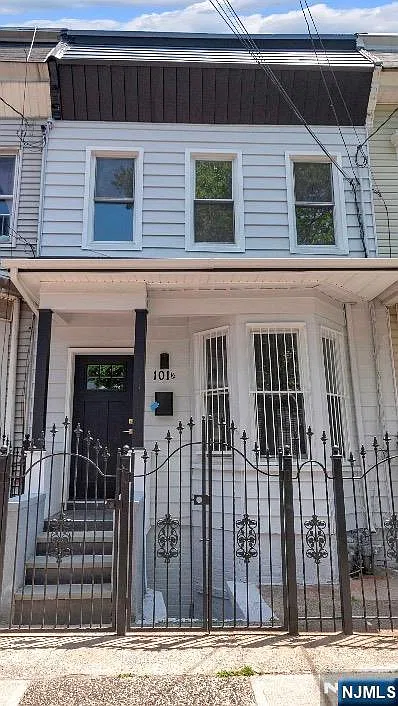 101 Garside St