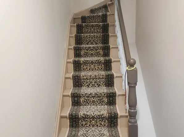 352 Woodlawn Avenue image 2 of 13