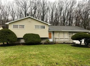 7415 Saint Joseph Rd, Niagara Falls, NY 14304