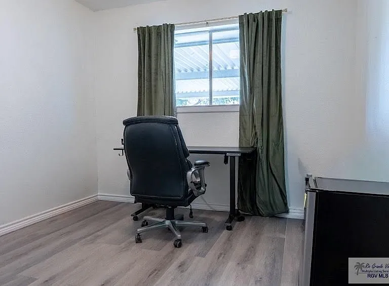 1809 S Williams Ln — Photo 28