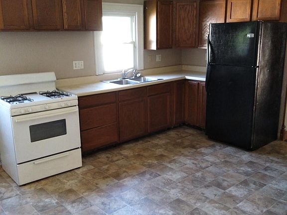 5th image of 539 Woodlawn Dr