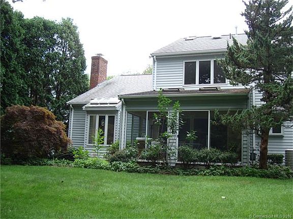 4th image of 3 Cambridge Dr #3