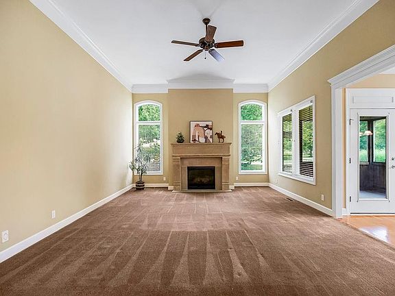 3rd image of 14401 Meadow Ct