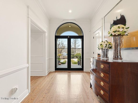 3rd image of 1013 Alta Cir