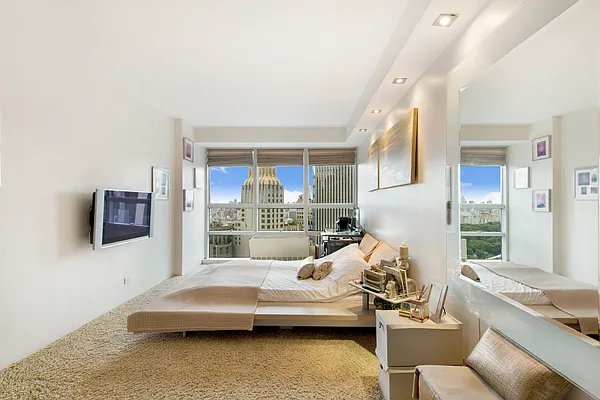 Rented by Compass | media 7