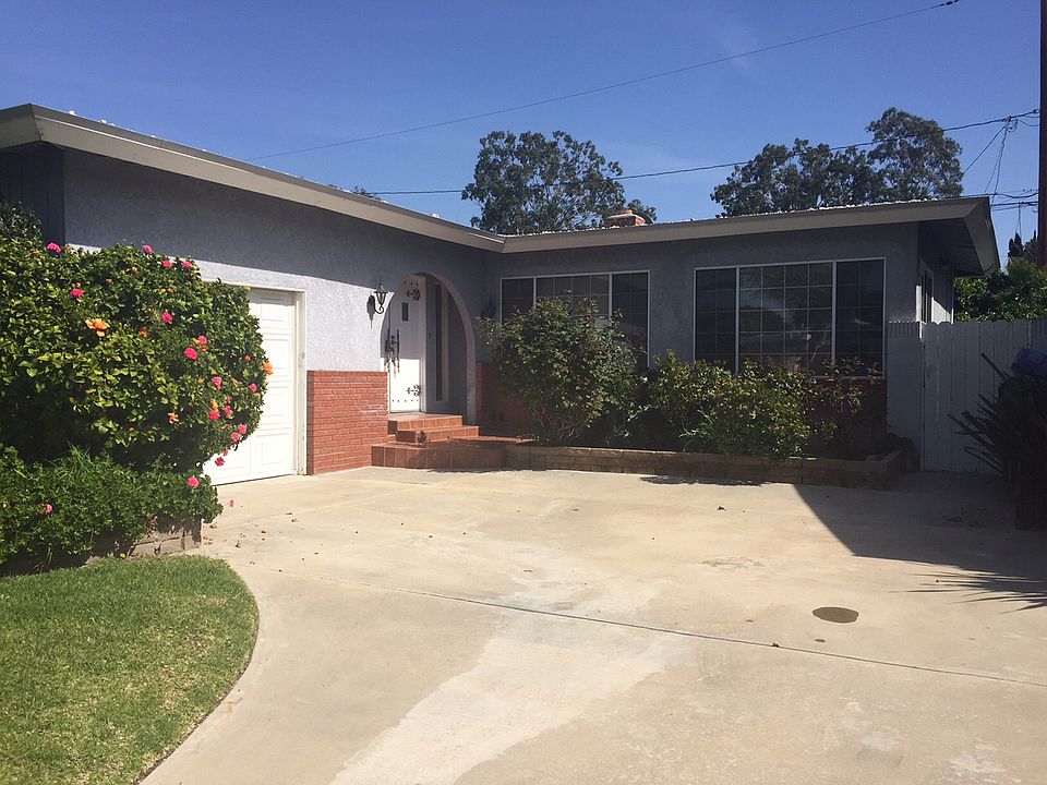 2nd image of 3208 Senasac Ave