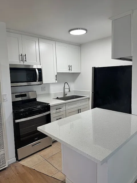 Building Photo - 210 S Coronado St #2