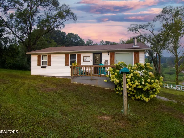 1471 Harold Patterson Rd, Dandridge, TN 37725