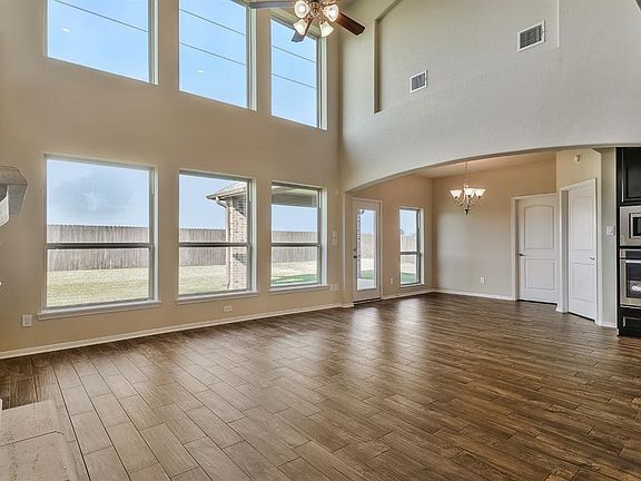 3rd image of 3901 Lupin Bush Ln