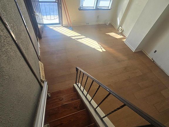 5th image of 2619 Gerritt St