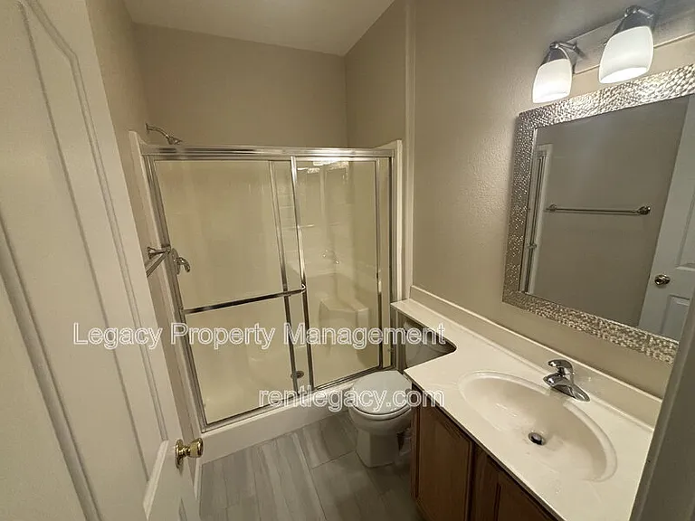 108 Esplanade Cir — Photo 10