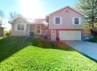405 Stagecoach Ave, Hickman, NE 68372