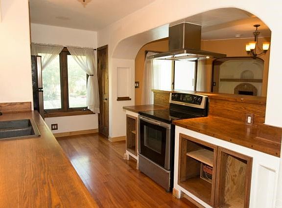 5th image of 1075 E Grinnell Dr