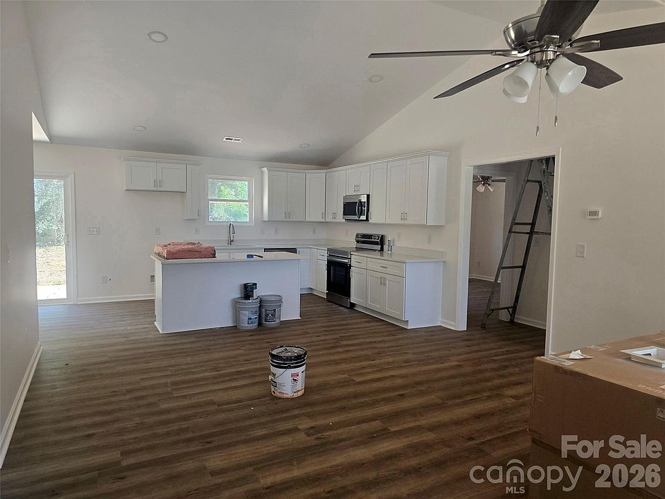 2nd image of 356 14th Ave SW