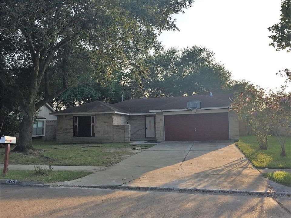 1st image of 510 Fair Oak Dr