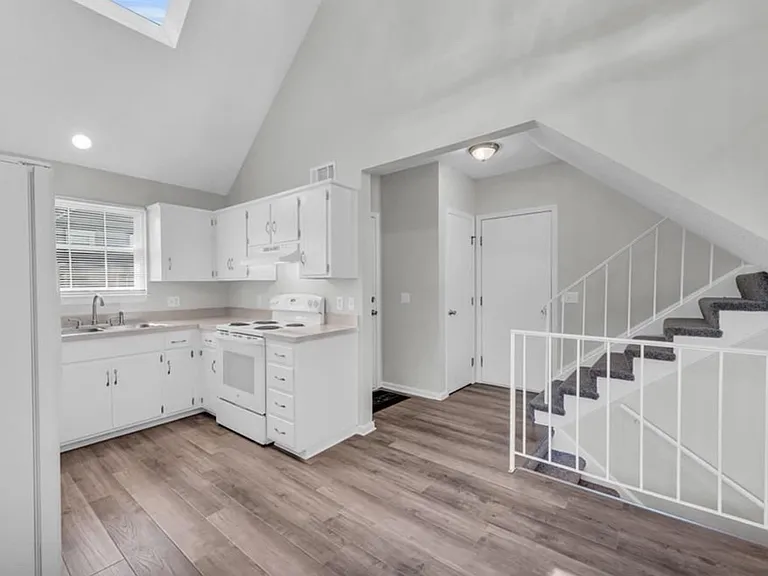 10002 W 86th St — Photo 10