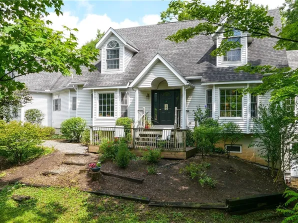8374 Wilson Mills Rd, Chesterland, OH 44026
