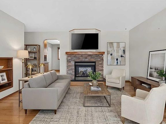 3rd image of 4639 Marbank Dr N