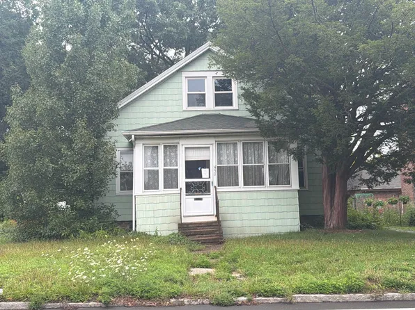 451 Beech St, Holyoke, MA 01040