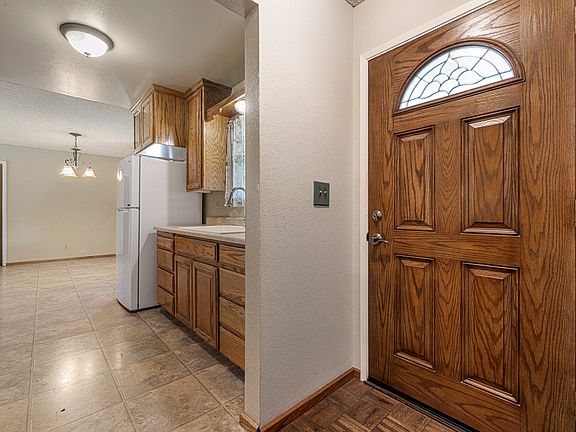 4th image of 204 Brian Ct