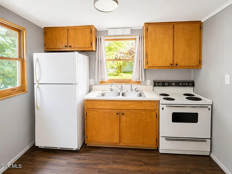502 Lee St #1 — Photo 12